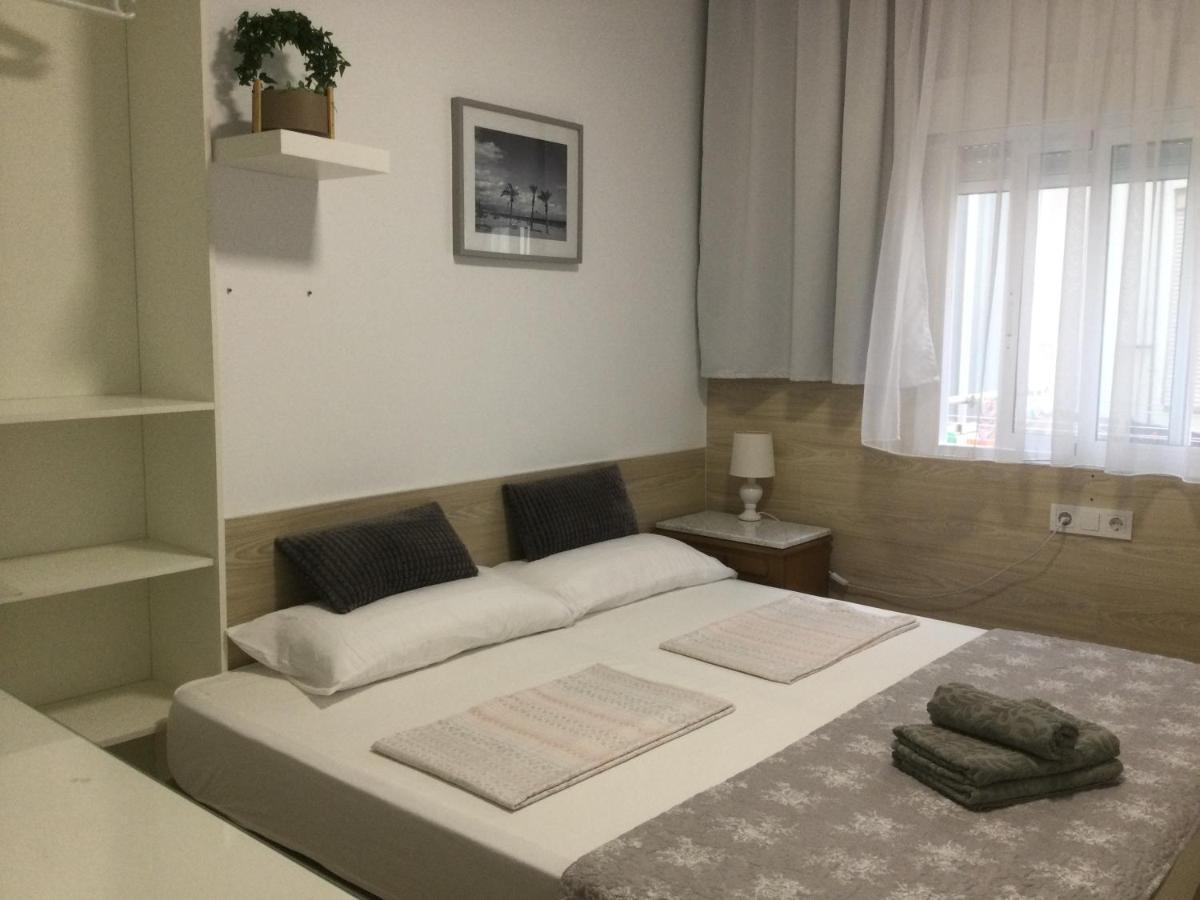 LIA Habitaciones Alicante Exterior foto
